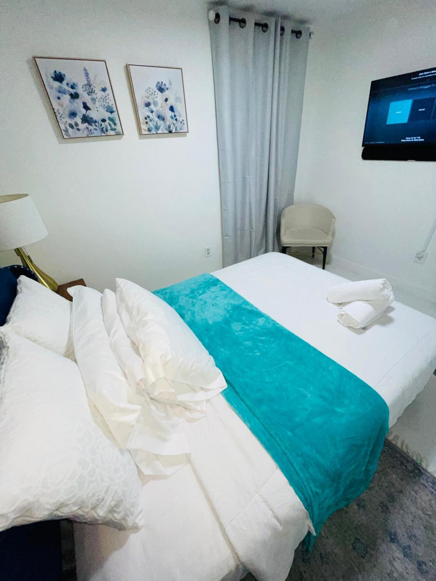 فيلا Cozy Comfy House بيمبروك باينز المظهر الخارجي الصورة