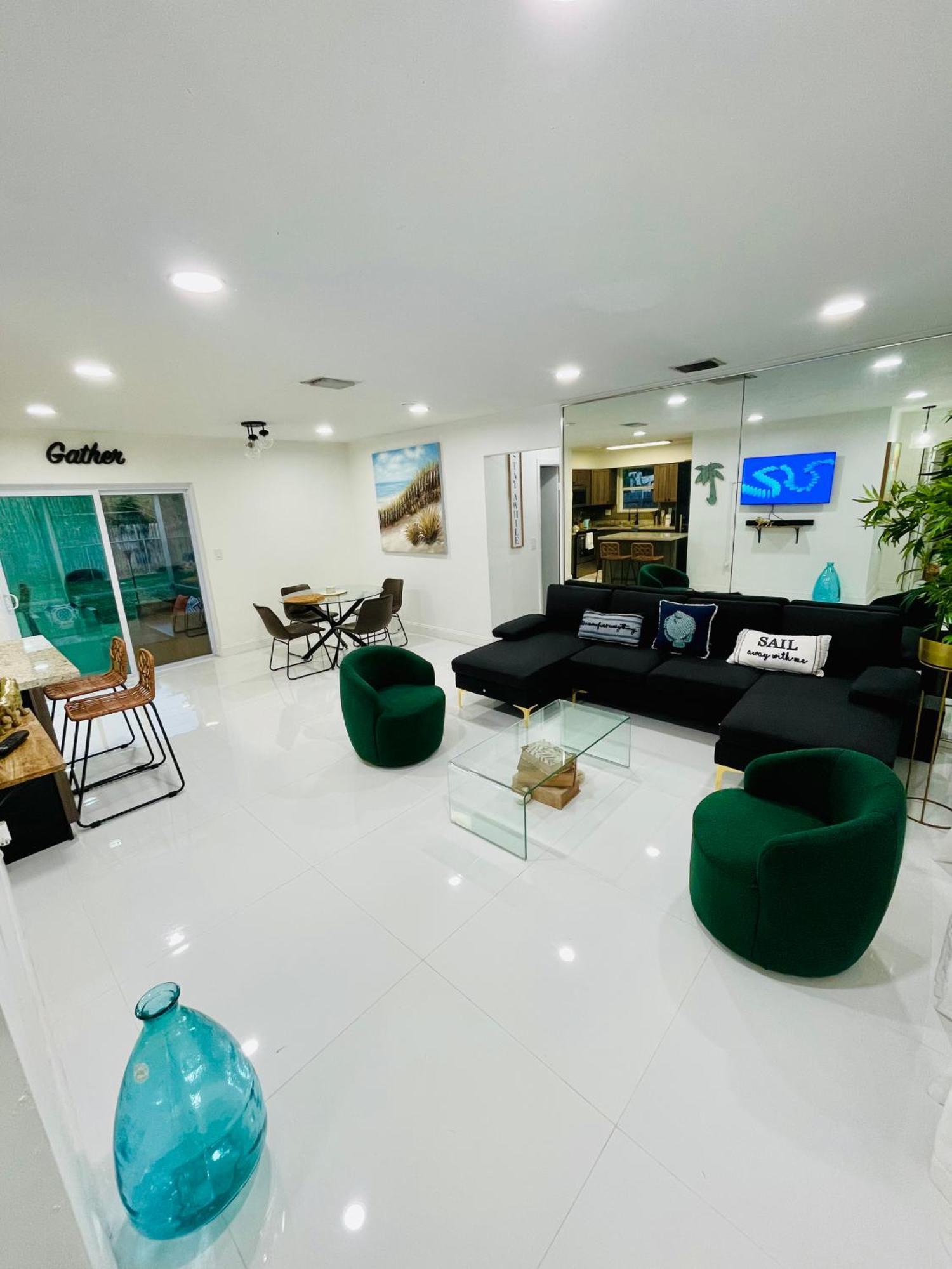 فيلا Cozy Comfy House بيمبروك باينز المظهر الخارجي الصورة